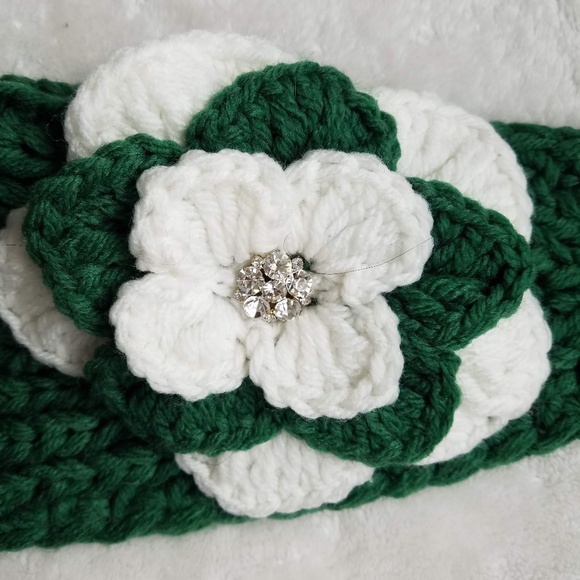 Boutique Knit Scarf with Buttons, NWT - Picture 4 of 6